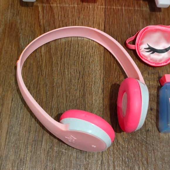 Disney Princess Style Collection Deluxe Suitcase - Picture 6 of 14